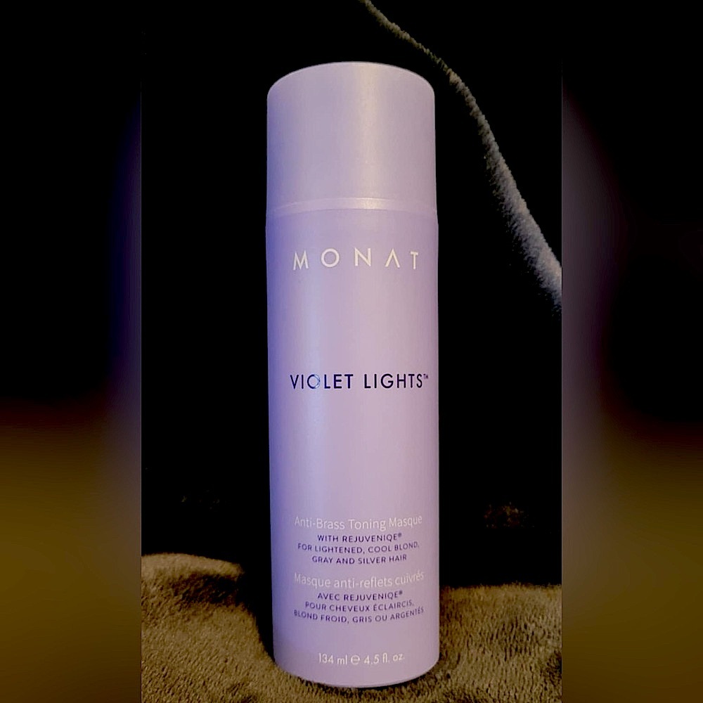 Monat VIOLET LIGHTS™ ANTI-BRASS
TONING MASQUE